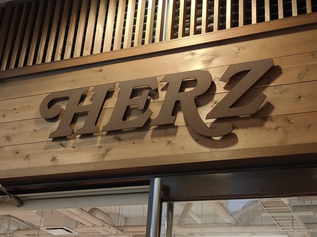 herz-shop-sign-omotesando