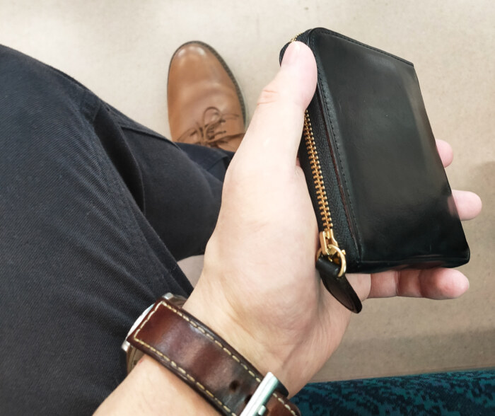 wallet-inside-your-hand